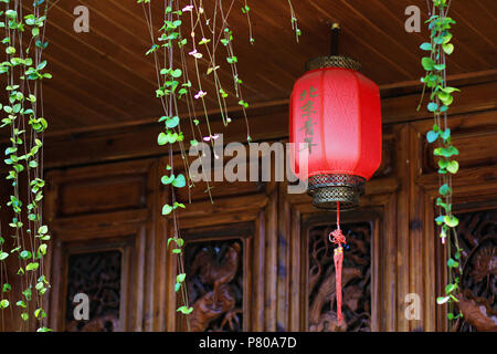 Un coin de maisons dans la vieille ville de Lijiang, Yunnan Province, China Banque D'Images