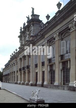 FACHADA PRINCIPAL. Auteur : Teodoro Ardemans (1661-1726). Emplacement : PALACIO REAL-extérieur, LA GRANJA, Segovia, Espagne. Banque D'Images