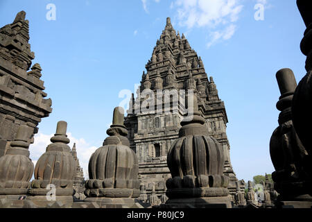 Jogjakarta, Indonésie - Juin 23, 2018 : avis du temple hindou de Prambanan complexe, près de Jogjakarta Banque D'Images