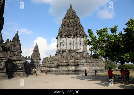 Jogjakarta, Indonésie - Juin 23, 2018 : avis du temple hindou de Prambanan complexe, près de Jogjakarta Banque D'Images