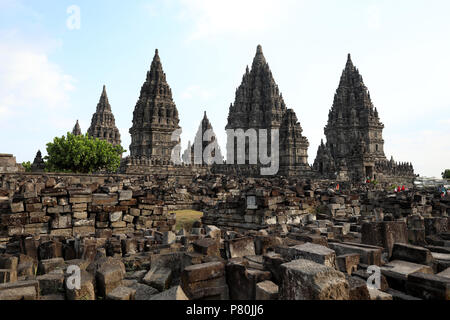 Jogjakarta, Indonésie - Juin 23, 2018 : avis du temple hindou de Prambanan complexe, près de Jogjakarta Banque D'Images