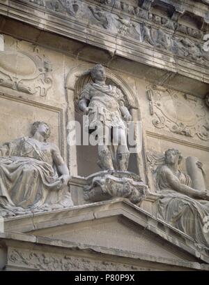 ANTIGUO AYUNTAMIENTO-ESCULTURA DE JULIO CESAR. Auteur : RIBERA ANDRES / MARTIN DE OLIVA DIEGO. Emplacement : AYUNTAMIENTO ANTIGUO, ESPAGNE. Banque D'Images