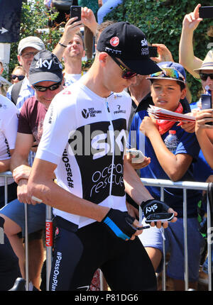 L'équipe Sky's Chris Froome avant le début de la phase 2 du Tour de France en Mouilleron-Saint-Germain. ASSOCIATION DE PRESSE Photo. Photo Date : Dimanche 8 juillet 2018. Voir PA histoire Tour à vélo. Crédit photo doit se lire : Ian Parker/PA Wire. RESTRICTIONS : usage éditorial uniquement, pas d'utilisation commerciale sans autorisation préalable Banque D'Images