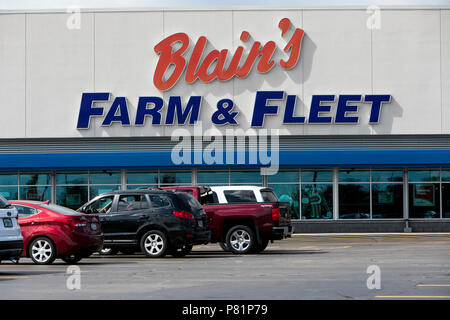 Un logo affiche à l'extérieur d'un Blain's Farm & Fleet store à Janesville, Wisconsin, le 23 juin 2018. Banque D'Images