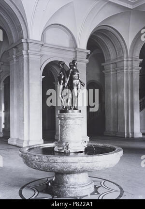 Drei Göttinnen der Schönheit und Anmut : Junon, Minerve et Vénus Bronze aus 152 ETH-bib-Zürich, ETH Zürich, Hauptgebäude (HG), östliche Vorhalle, Trinkwasserbrunnen Grazien-Ans 00365 mit drei-FL Banque D'Images