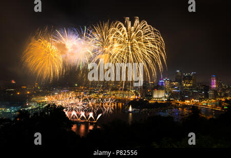 Plus d'artifice Jour de l'indépendance de Pittsburgh Banque D'Images