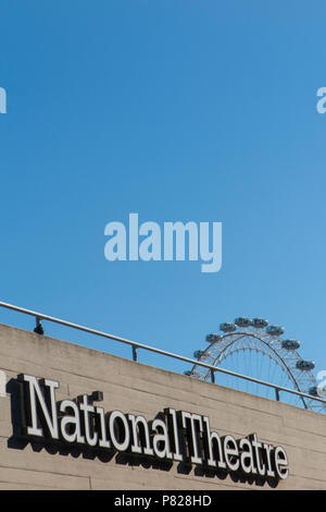 Le Théâtre National signe sur London's Southbank Centre Banque D'Images