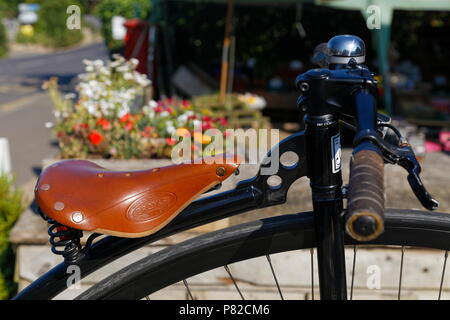 Close up de la selle et guidon sur un Penny Farthing Localité dans Île de Wight Hampshire Banque D'Images