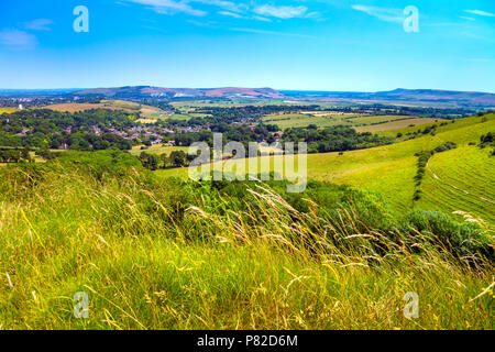 Vue panoramique sur le paysage de campagne dans le parc national des South Downs, Castle Hill National Nature Reserve, England, UK Banque D'Images