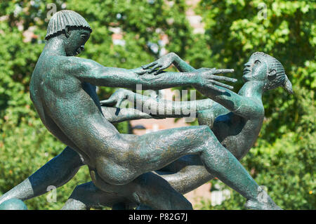 Chiffres sur la Joie de la vie Fontaine dans Hyde Park, London UK Banque D'Images