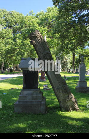 Au cimetière National de bohème à Chicago, Illinois, sur une belle journée d'été. Banque D'Images