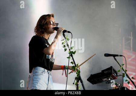 Nina Nesbitt joue sur la scène du roi Tut pendant l'TRNSMT Festival sur Glasgow Green à Glasgow. Banque D'Images