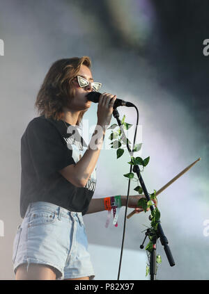 Nina Nesbitt joue sur la scène du roi Tut pendant l'TRNSMT Festival sur Glasgow Green à Glasgow. Banque D'Images