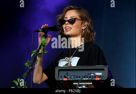 Nina Nesbitt joue sur la scène du roi Tut pendant l'TRNSMT Festival sur Glasgow Green à Glasgow. Banque D'Images