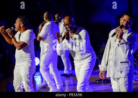 Cracovie, Pologne. 8 juillet, 2018. Grammy américain décerné band, prendre 6 effectue au cours de l'été Festival de Jazz à Cracovie. Credit : Omar Marques/SOPA Images/ZUMA/Alamy Fil Live News Banque D'Images