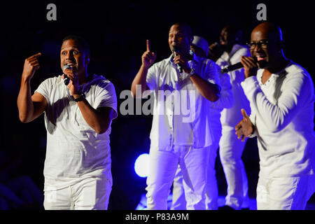 Cracovie, Pologne. 8 juillet, 2018. Grammy américain décerné band, prendre 6 effectue au cours de l'été Festival de Jazz à Cracovie. Credit : Omar Marques/SOPA Images/ZUMA/Alamy Fil Live News Banque D'Images