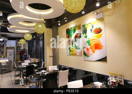 Guangzhou, Guangzhou, Chine. 09 juillet 2018. Guangzhou, Chine-divers fruits de mer et sashimi peut être vu à un hotpot restaurant à Guangzhou, province du Guangdong en Chine du sud. Crédit : SIPA Asie/ZUMA/Alamy Fil Live News Banque D'Images