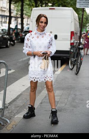 Street style, Zeynab El-Helw arriving at Louis Vuitton Fall-Winter  2022-2023 show, held at Musee d Orsay, Paris, France, on March 7th, 2022.  Photo by Marie-Paola Bertrand-Hillion/ABACAPRESS.COM Stock Photo - Alamy