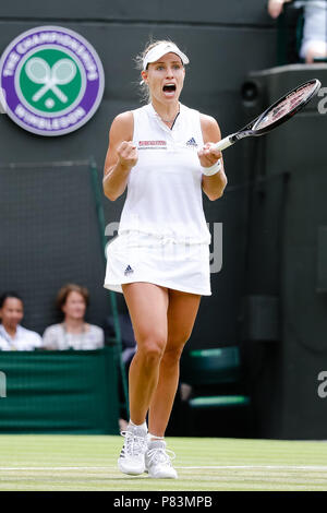 Londres, Royaume-Uni, le 9 juillet 2018 : Angelique Kerber de l'Allemagne fait son chemin dans le QF au tennis de Wimbledon 2018 au All England Lawn Tennis et croquet Club à Londres. Crédit : Frank Molter/Alamy live news Banque D'Images