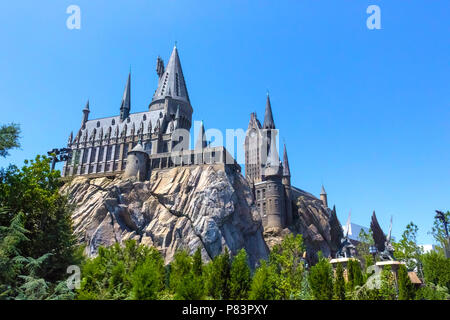 Orlando, Floride, USA - Mai 09, 2018 : Le Château de Poudlard au monde magique de Harry Potter dans l'île d'aventure de Universal Studios Orlando. Banque D'Images