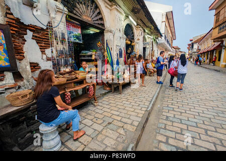 La pittoresque ville coloniale espagnole du 16ème siècle de Vigan aux Philippines avec ses rues pavées Banque D'Images