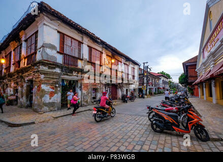 La pittoresque ville coloniale espagnole du 16ème siècle de Vigan aux Philippines avec ses rues pavées Banque D'Images