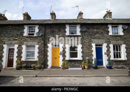 Style traditionnel en pierre de Lakeland cottages maintenant utilisé comme b +b holiday cottages du lac Windermere cumbria england uk district Banque D'Images