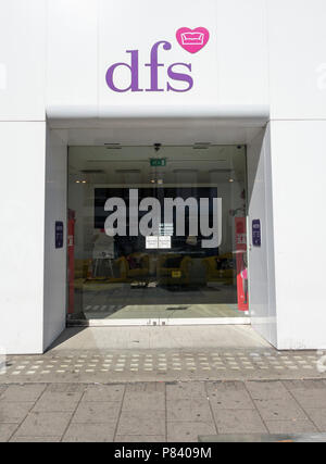 Magasin de meubles DFS sur Tottenham Court Road, Londres, UK Banque D'Images