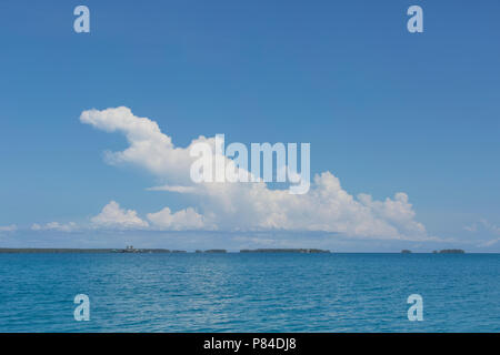 Pearl Farm sur le lagon de Manihiki, Îles Cook Banque D'Images