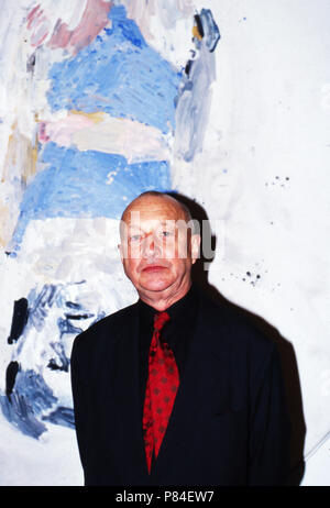 Der Deutsche Maler Georg Baselitz bei einer Ausstellung senneur Werke à Düsseldorf, Deutschland 2003. Artiste peintre allemand Georg Baselitz lors d'une exposition de ses œuvres à Duesseldorf, Allemagne 2003. Banque D'Images