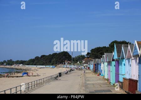 Cabines de plage à Avon Beach Mudeford, Christchurch, Dorset Banque D'Images