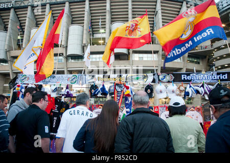 Atmosphère avant le vrai Madrid-barcelone match de football. Santiago Bernabeu, Madrid, Espagne. Banque D'Images