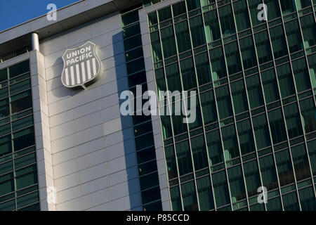 Un logo affiche à l'extérieur du siège de l'Union Pacific Railroad à Omaha, Nebraska, le 1 juillet 2018. Banque D'Images
