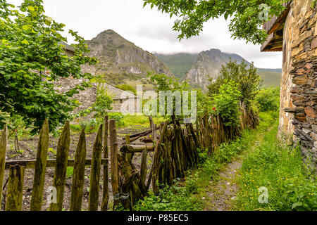 Le petit village de Penalba de Santiago de León - Espagne Banque D'Images