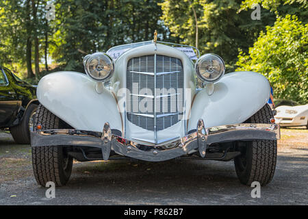 Stade, Allemagne - le 8 juillet 2018 : Fronta vue d'un vintage 1936 Auburn Boattail Speedster Super-Charged au 5ème entraînement d'été nous location réunion. Banque D'Images