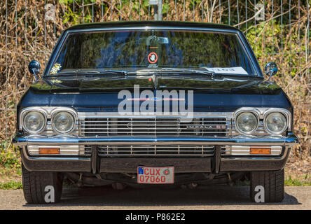 Stade, Allemagne - le 8 juillet 2018 : un millésime 1965 Chevrolet Impala SS au 5ème entraînement d'été nous location réunion. Banque D'Images