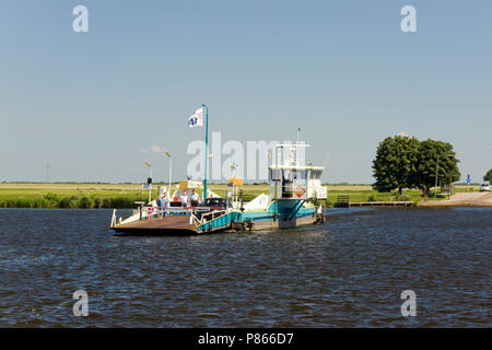 Dans Veerpont Vecht en Zwarte water ; Ferry à Vecht en Zwarte water Banque D'Images