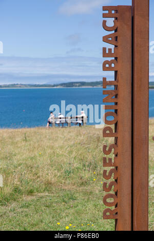 Rosses Point, Sligo, Irlande. 8 Juillet 2018 : les personnes bénéficiant du beau temps de faire les la plupart hors de l'enregistrement haute température chauffage l'Irlande ayant beaucoup de temps sur la plage ou se promener dans le beau village de Rosses Point dans le comté de Sligo en Irlande . Banque D'Images