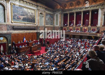 Versailles, France. 09 juillet 2018. Le président français, Emmanuel Macron prononce un discours devant le Congrès national, qui comprend à la fois des représentants de l'Assemblée nationale et du Sénat. Le président francais Emmanuel Macron s'adresse au Congrès. *** FRANCE / PAS DE VENTES DE MÉDIAS FRANÇAIS *** Crédit : Idealink Photography/Alamy Live News Banque D'Images