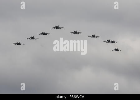 Londres, Royaume-Uni. 10 juillet 2018. Neuf Panavia Tornado Gr.4s de survoler le centre de Londres au cours de la RAF100 Défilé Crédit : James Hancock/Alamy Live News Banque D'Images