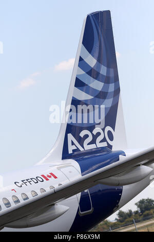 Toulouse ( France) Juillet 10th, 2015 ; Présentation du nouvel Airbus A220-300 vole pour la première fois au centre de livraison d'Airbus à Toulouse . Plan sont issu de C series CS300 de Bombardier Credit : Sebastien Lapeyrere/Alamy Live News. Banque D'Images