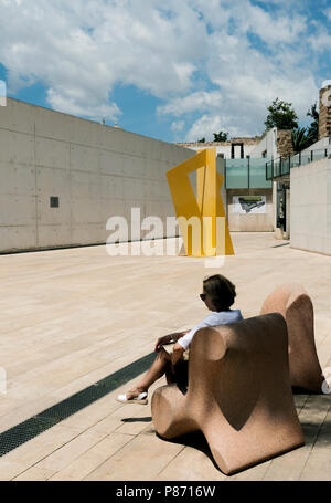 Design moderne coin en pierre dans la cour de Es Baluard, le musée d'art moderne et contemporain de Palma, Majorque, Espagne. Banque D'Images