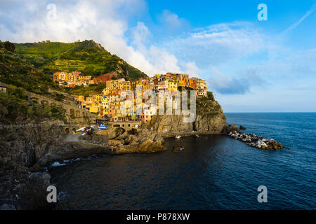 Manarola est une petite ville, une frazione de la commune italienne de Riomaggiore, dans la province de La Spezia, Ligurie, Italie du nord. Banque D'Images