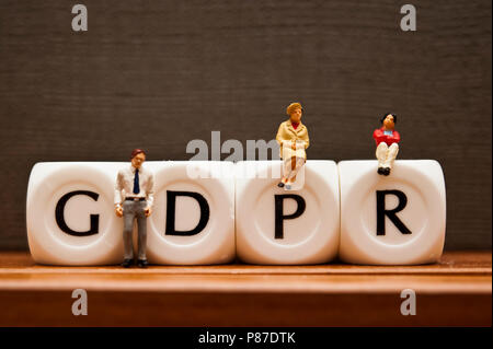 Miniatures et dés l'orthographe du mot PIBR - Règlement général sur la protection des données Banque D'Images