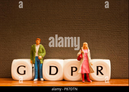 Miniatures et dés l'orthographe du mot PIBR - Règlement général sur la protection des données Banque D'Images