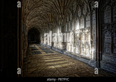 La cathédrale de Gloucester, un incroyable espace d'ampleur et de splendeur architecturale et l'AWE inspirant majesté Banque D'Images