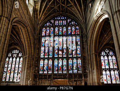 La cathédrale de Gloucester, un incroyable espace d'ampleur et de splendeur architecturale et l'AWE inspirant majesté Banque D'Images