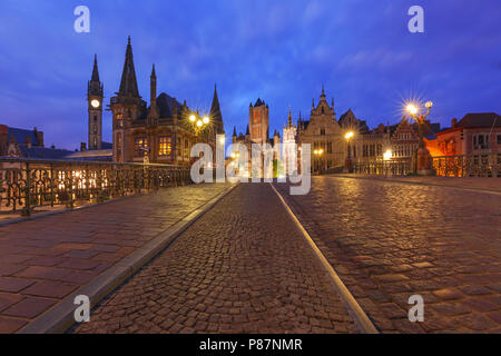 Pont saint Michel la nuit à Gand, Belgique Banque D'Images