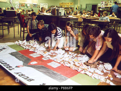 L'école publique Les élèves travaillent sur l'écologie Projet, Mai 1972 Banque D'Images