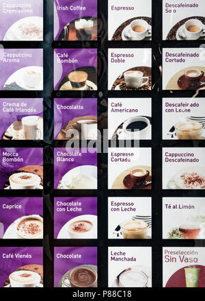 Distributeur automatique avec différents types de café. En Espagnol Menu Banque D'Images